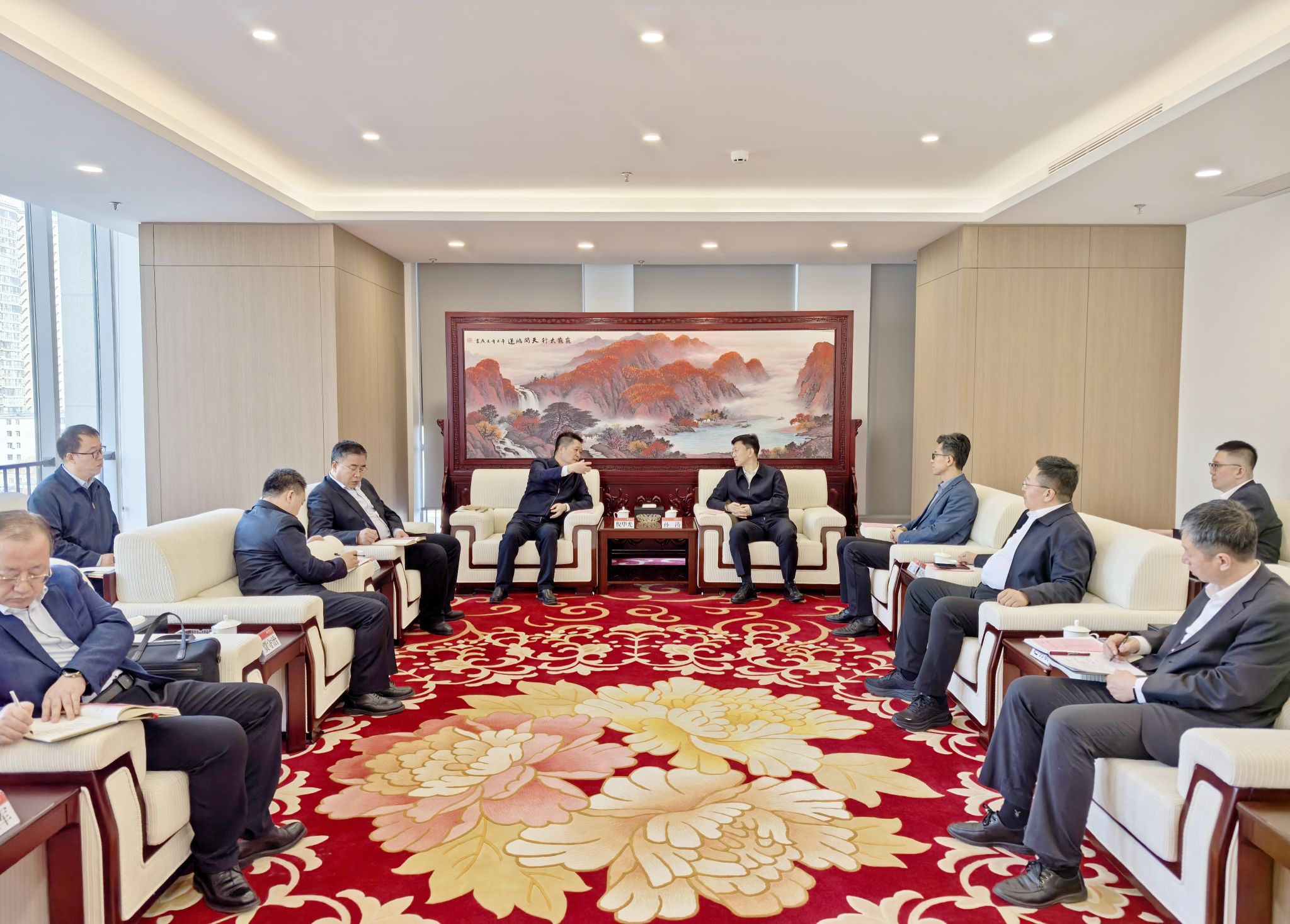山西建投集團與華電山西能源公司舉行工作會談