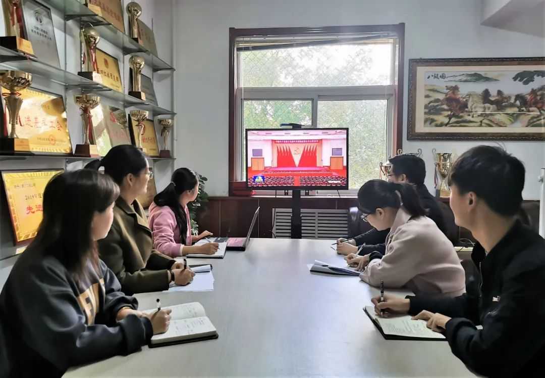 山西建投五建集團持續掀起學習宣傳貫徹黨的(de)十九屆五中全會精神熱潮